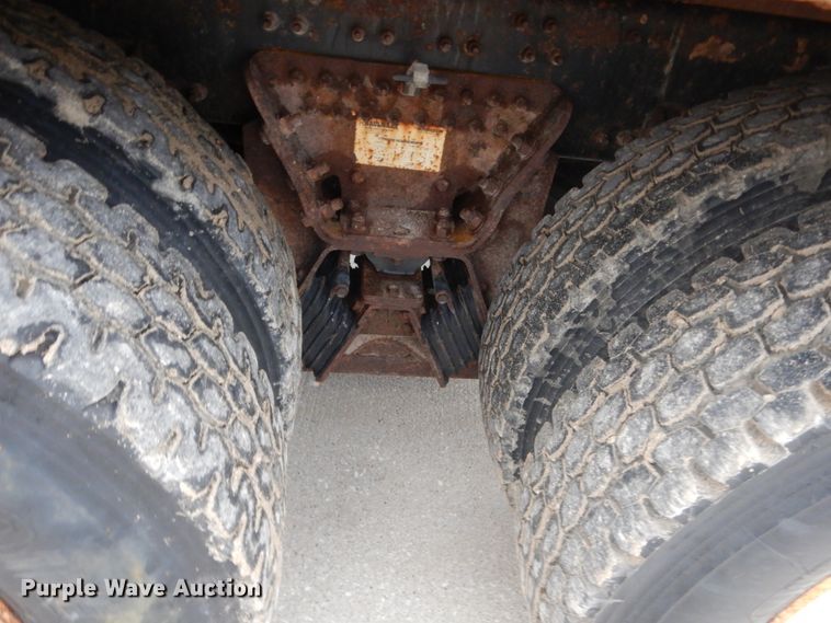 image for item HE9559 2011 Mack GU  dump truck