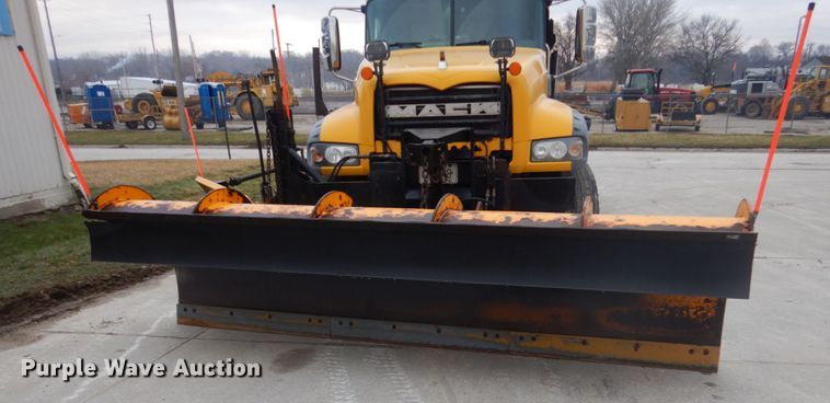 image for item HE9559 2011 Mack GU  dump truck