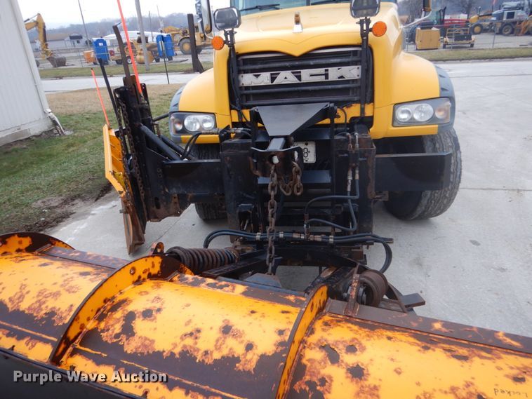 image for item HE9559 2011 Mack GU  dump truck