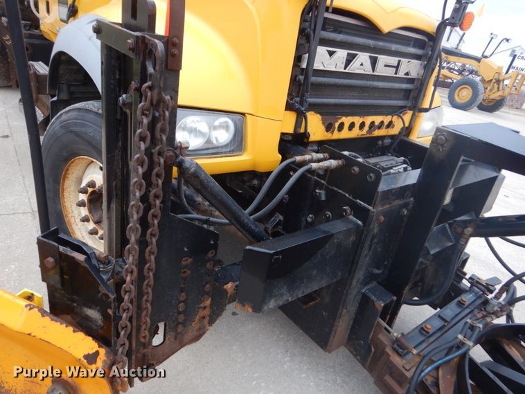 image for item HE9559 2011 Mack GU  dump truck