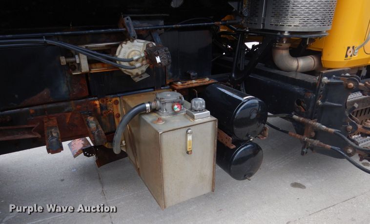 image for item HE9559 2011 Mack GU  dump truck