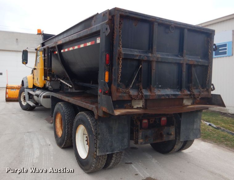 image for item HE9559 2011 Mack GU  dump truck