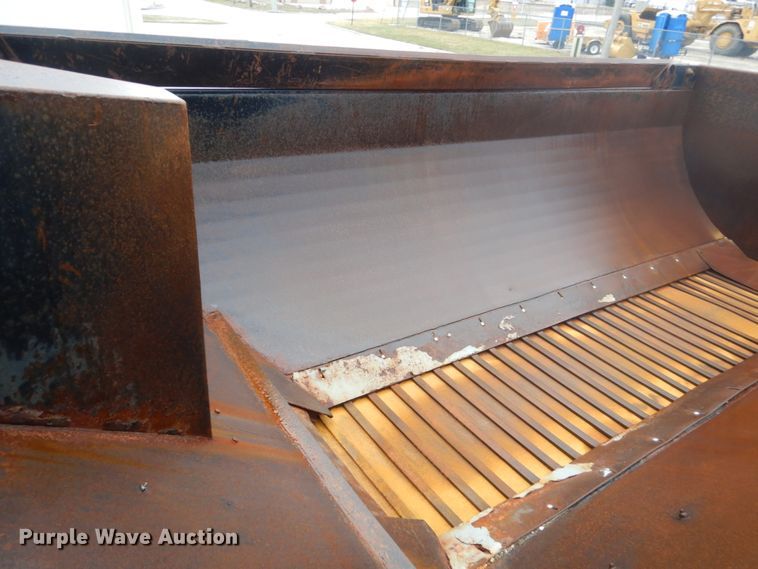 image for item HE9559 2011 Mack GU  dump truck