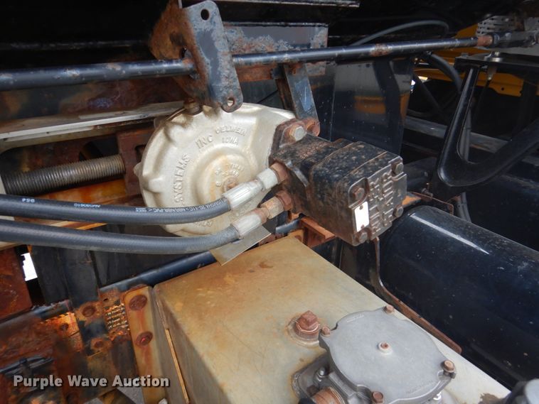 image for item HE9559 2011 Mack GU  dump truck