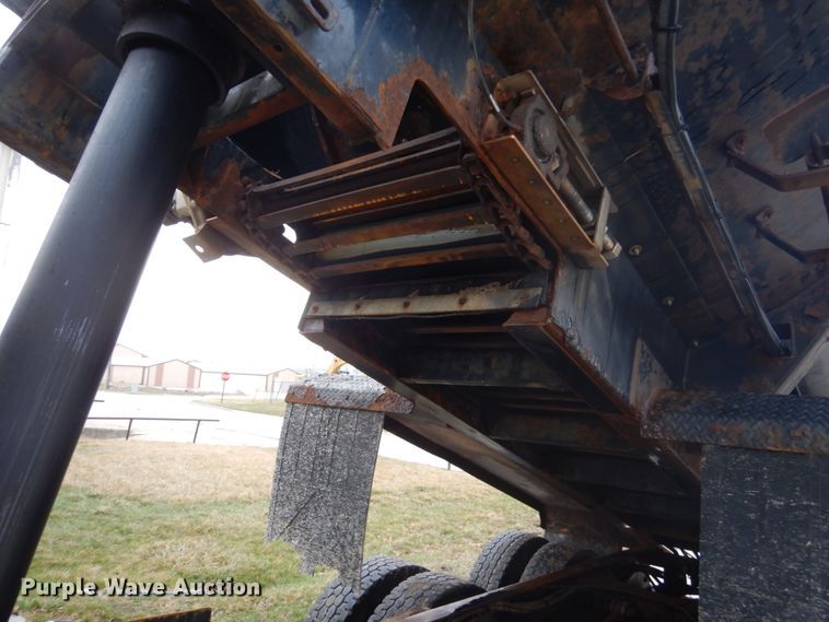 image for item HE9559 2011 Mack GU  dump truck