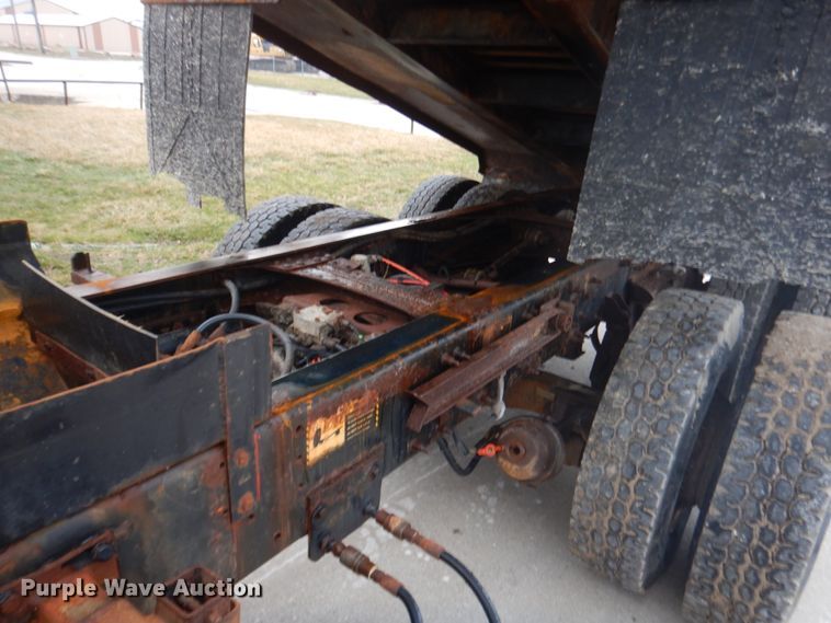 image for item HE9559 2011 Mack GU  dump truck