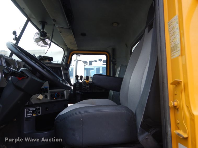 image for item HE9559 2011 Mack GU  dump truck