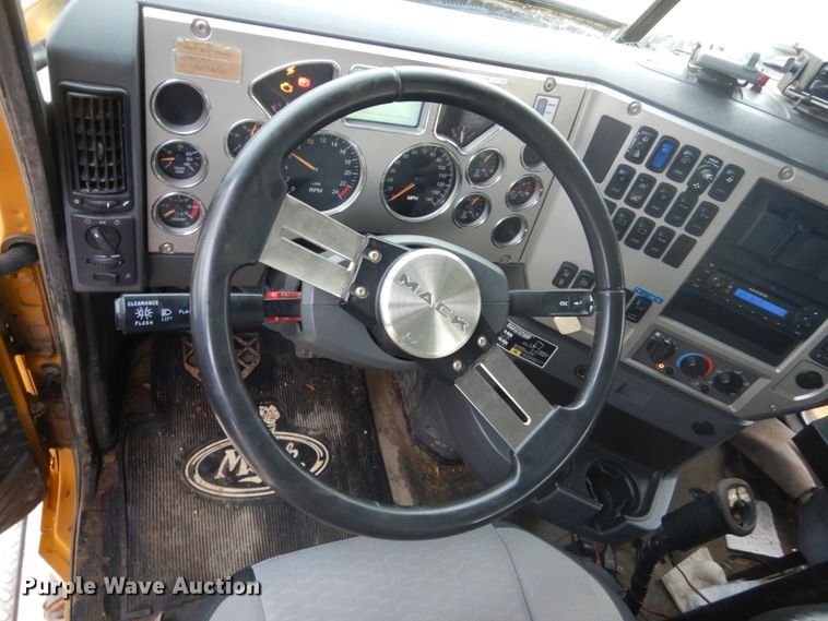 image for item HE9559 2011 Mack GU  dump truck