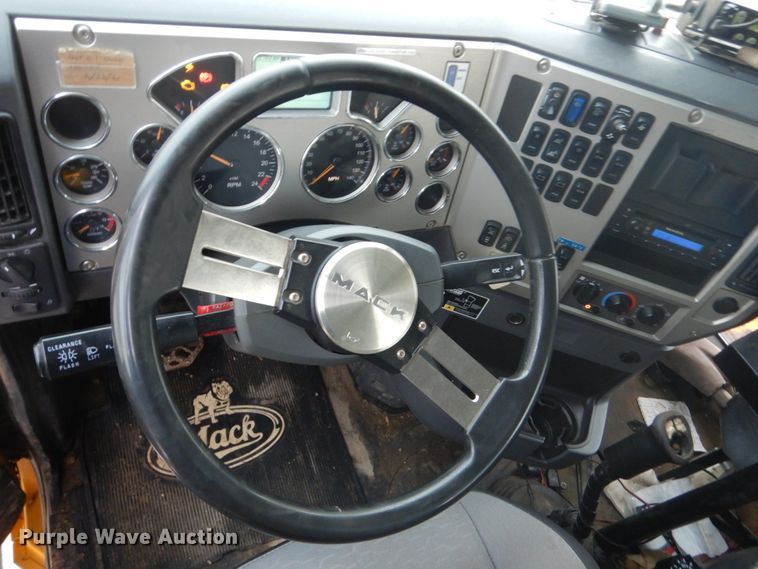 image for item HE9559 2011 Mack GU  dump truck