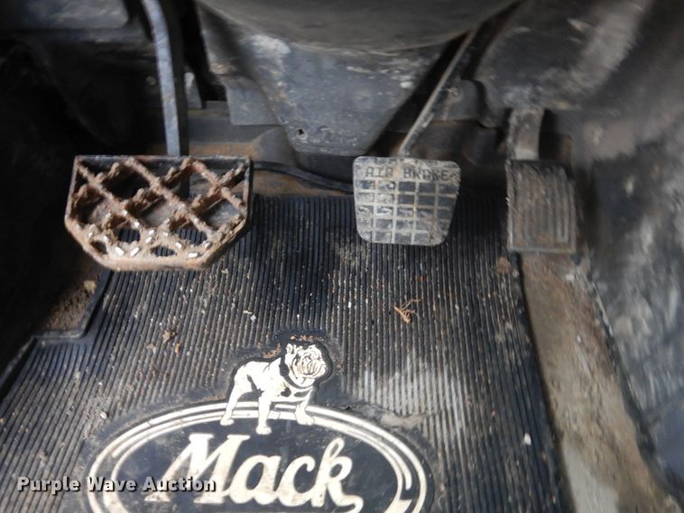 image for item HE9559 2011 Mack GU  dump truck