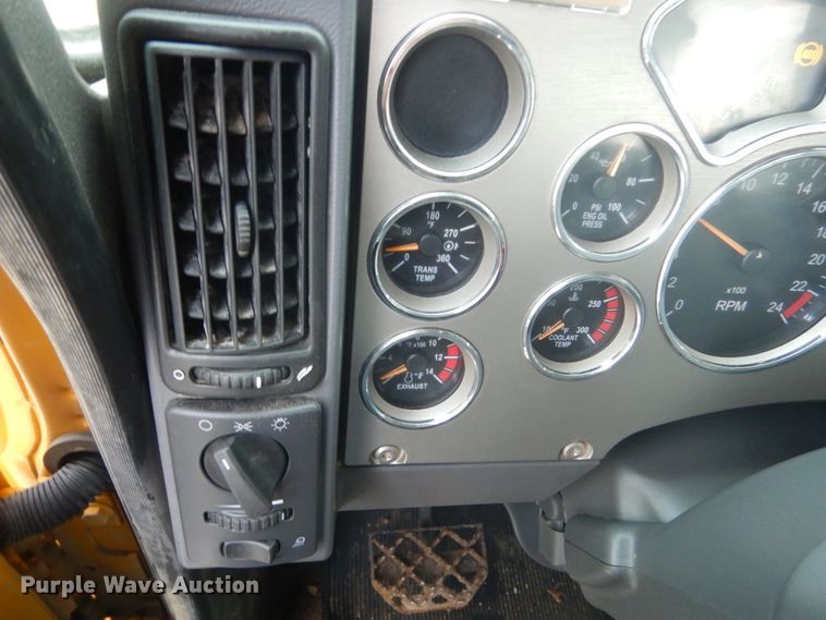 image for item HE9559 2011 Mack GU  dump truck