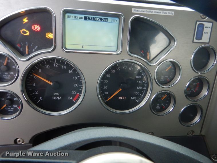 image for item HE9559 2011 Mack GU  dump truck