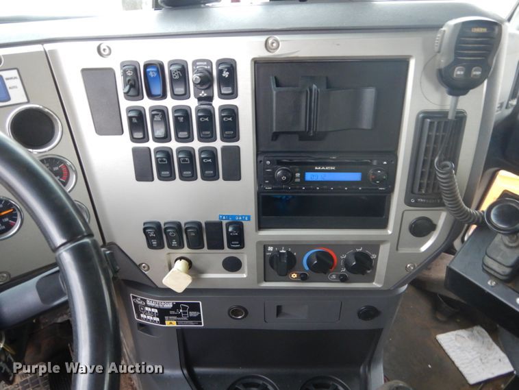 image for item HE9559 2011 Mack GU  dump truck