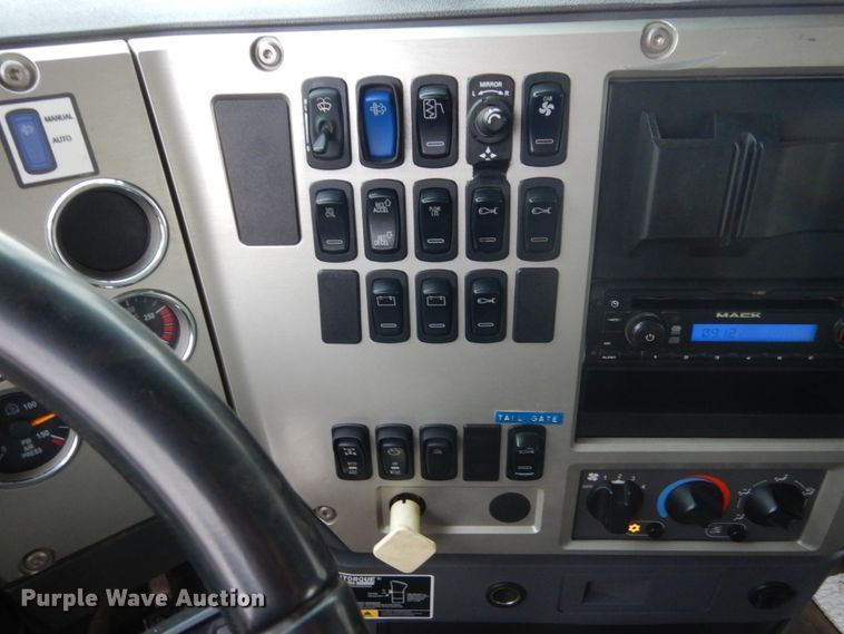 image for item HE9559 2011 Mack GU  dump truck