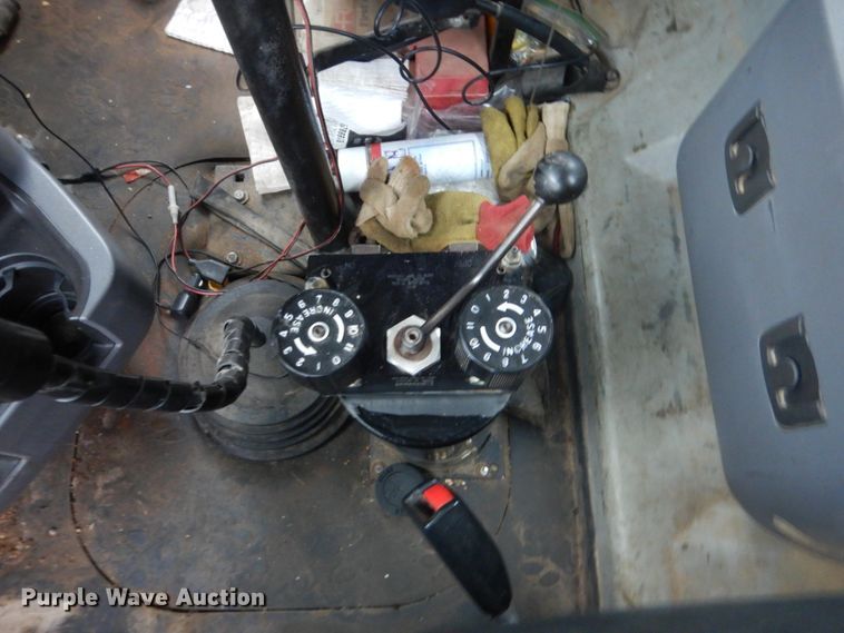 image for item HE9559 2011 Mack GU  dump truck