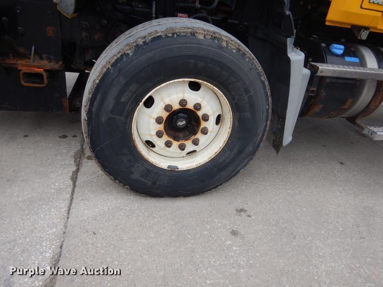 image for item HE9559 2011 Mack GU  dump truck