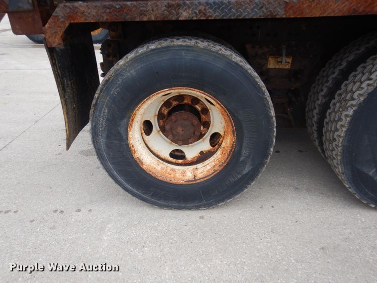 image for item HE9559 2011 Mack GU  dump truck