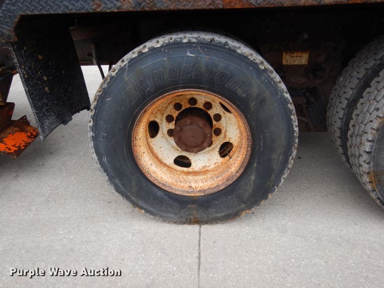 image for item HE9559 2011 Mack GU  dump truck