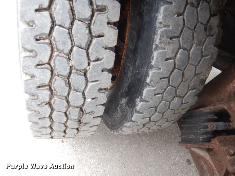 image for item HE9559 2011 Mack GU  dump truck