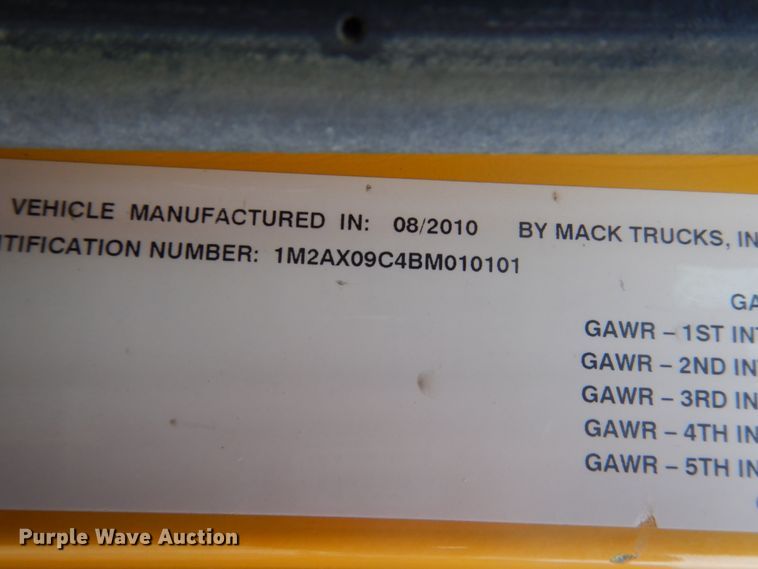 image for item HE9559 2011 Mack GU  dump truck