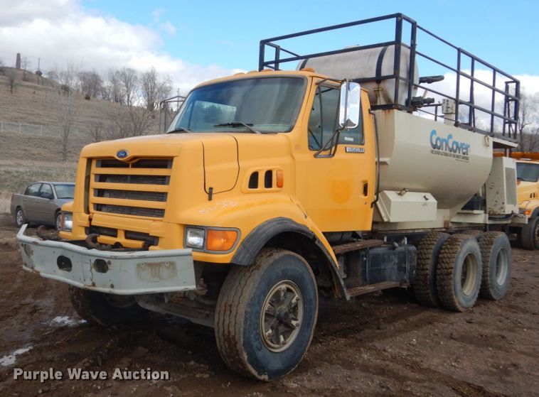 image for item HE9562 1998 Ford LT8000  hydroseeder truck