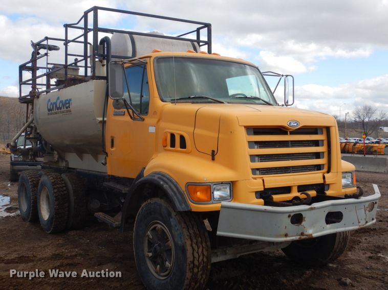 image for item HE9562 1998 Ford LT8000  hydroseeder truck