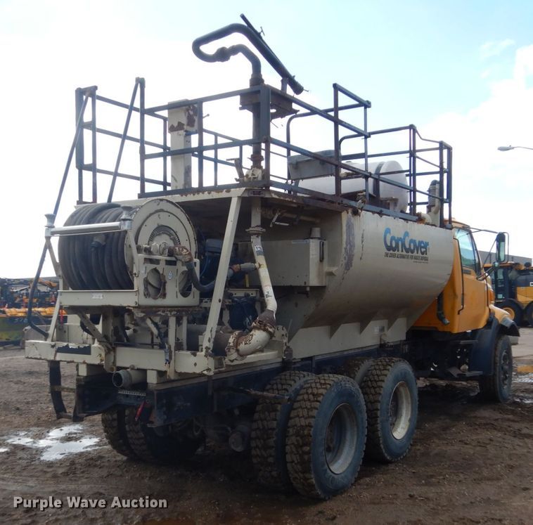 image for item HE9562 1998 Ford LT8000  hydroseeder truck
