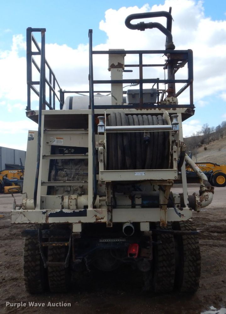 image for item HE9562 1998 Ford LT8000  hydroseeder truck