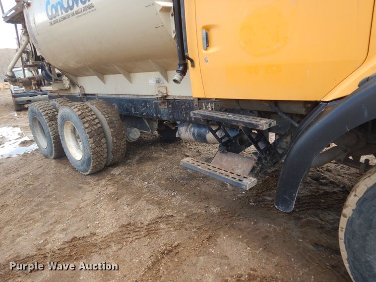 image for item HE9562 1998 Ford LT8000  hydroseeder truck