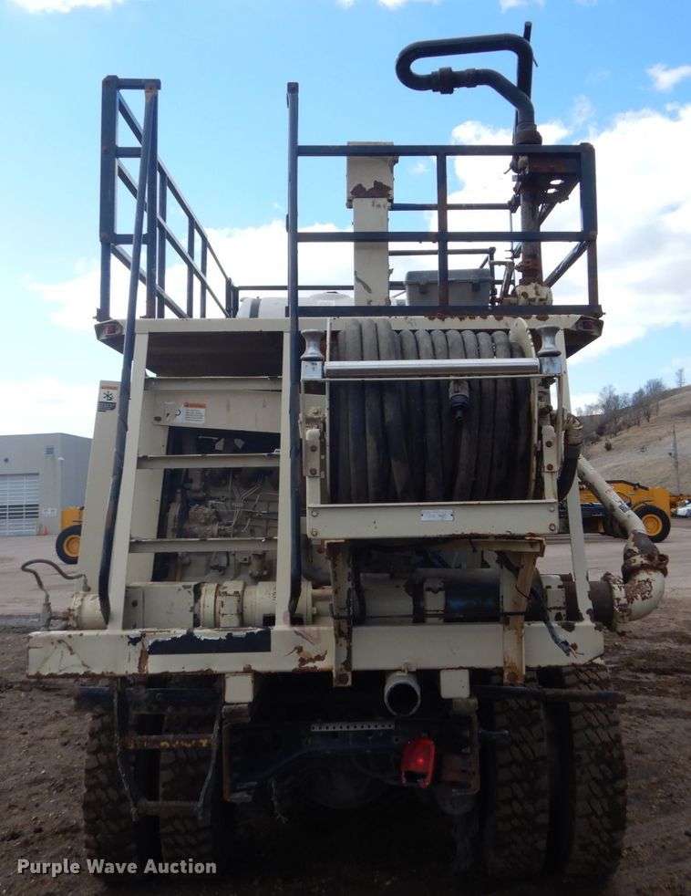 image for item HE9562 1998 Ford LT8000  hydroseeder truck