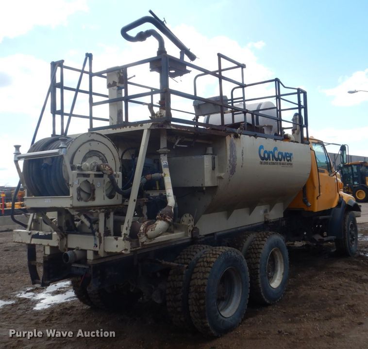 image for item HE9562 1998 Ford LT8000  hydroseeder truck