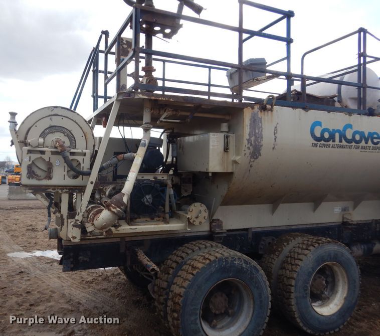 image for item HE9562 1998 Ford LT8000  hydroseeder truck