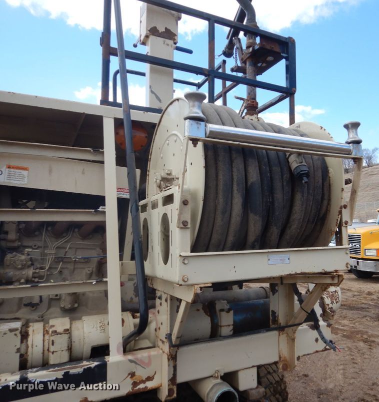 image for item HE9562 1998 Ford LT8000  hydroseeder truck