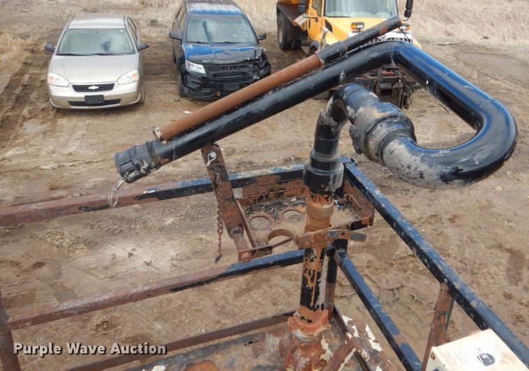 image for item HE9562 1998 Ford LT8000  hydroseeder truck