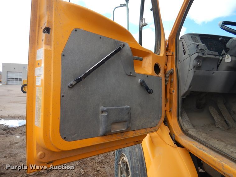 image for item HE9562 1998 Ford LT8000  hydroseeder truck