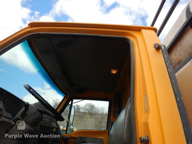 image for item HE9562 1998 Ford LT8000  hydroseeder truck