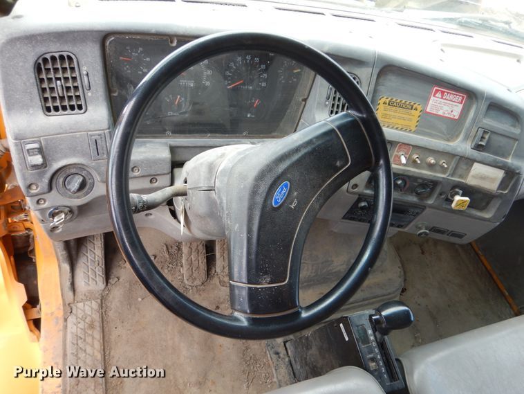 image for item HE9562 1998 Ford LT8000  hydroseeder truck