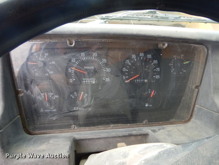 image for item HE9562 1998 Ford LT8000  hydroseeder truck