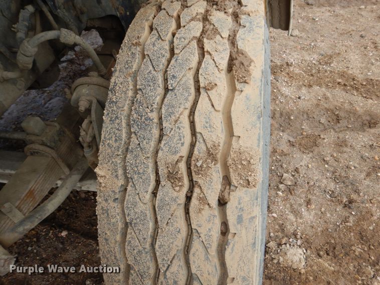 image for item HE9562 1998 Ford LT8000  hydroseeder truck