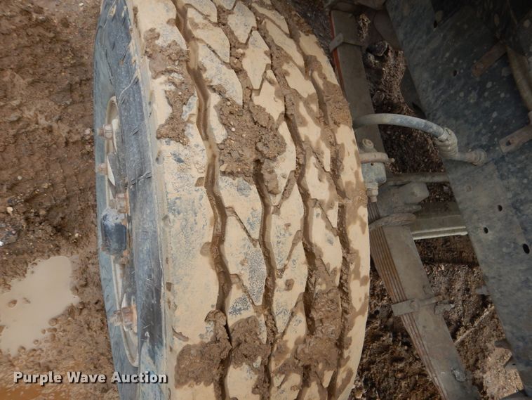 image for item HE9562 1998 Ford LT8000  hydroseeder truck