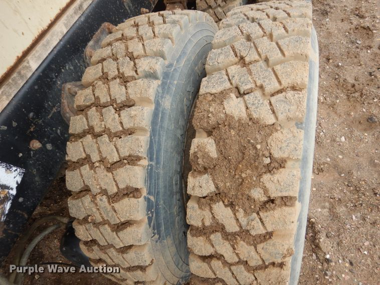 image for item HE9562 1998 Ford LT8000  hydroseeder truck