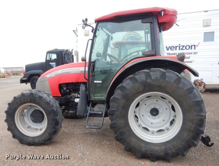 image for item HG9500 2011 McCormick T110 Max  MFWD tractor