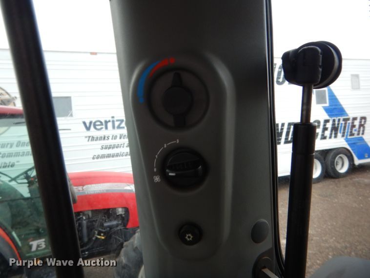 image for item HG9500 2011 McCormick T110 Max  MFWD tractor