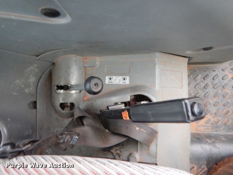 image for item HG9500 2011 McCormick T110 Max  MFWD tractor