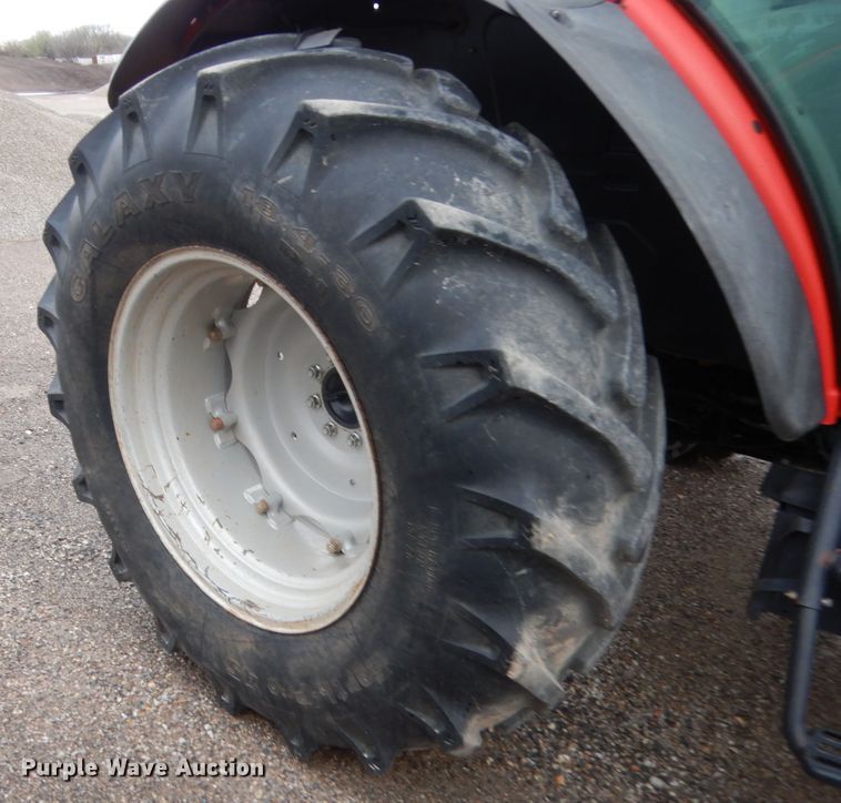 image for item HG9500 2011 McCormick T110 Max  MFWD tractor