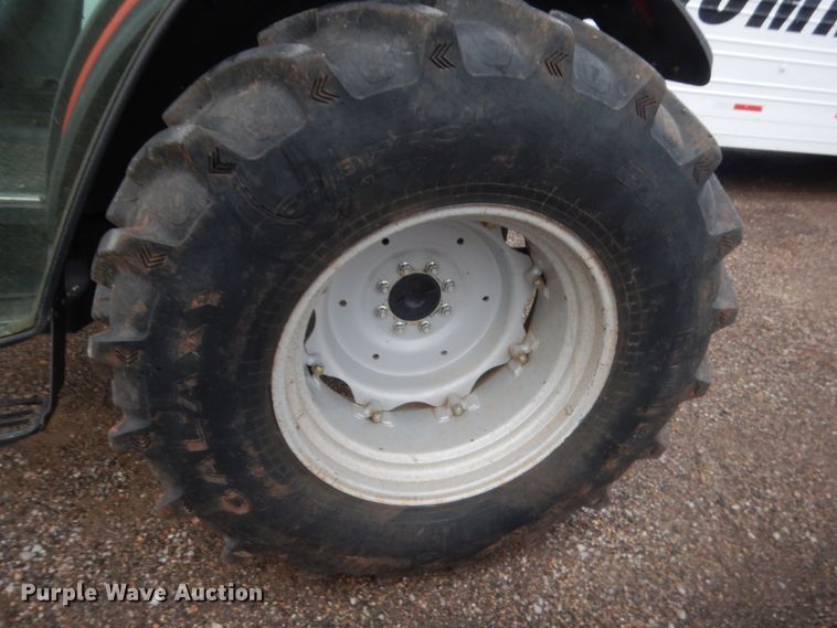 image for item HG9501 2013 McCormick T110 Max  MFWD tractor