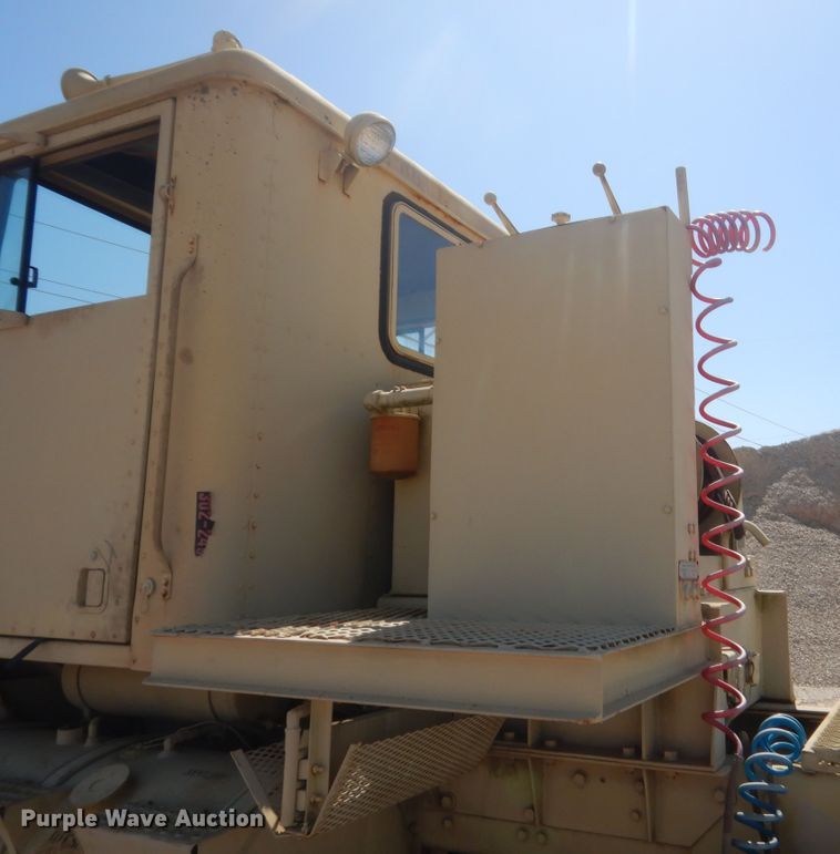 image for item HG9514 1981 Am General M916  truck cab and chassis