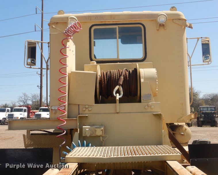 image for item HG9514 1981 Am General M916  truck cab and chassis