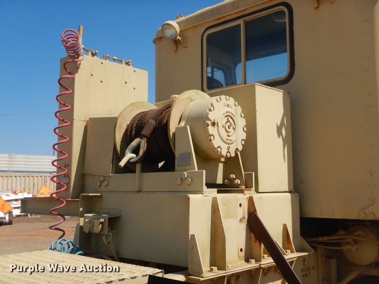 image for item HG9514 1981 Am General M916  truck cab and chassis