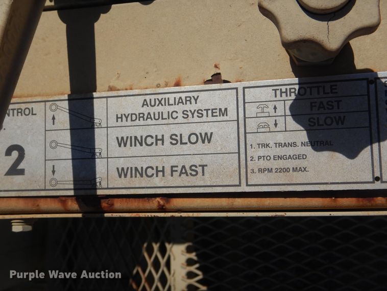 image for item HG9514 1981 Am General M916  truck cab and chassis